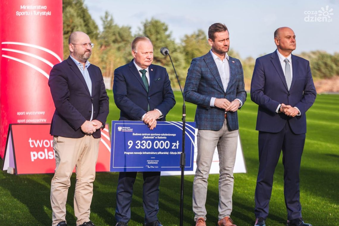 Informacje. Finansowe wsparcie dla akademii Radomiaka Radom Informacje. Finansowe wsparcie dla akademii Radomiaka Radom