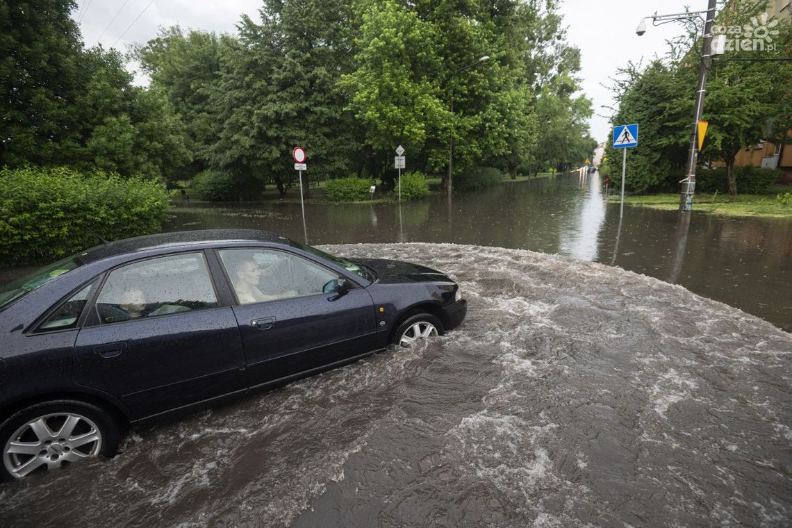 Informacje. Gwałtowna burza nad Radomiem i regionem