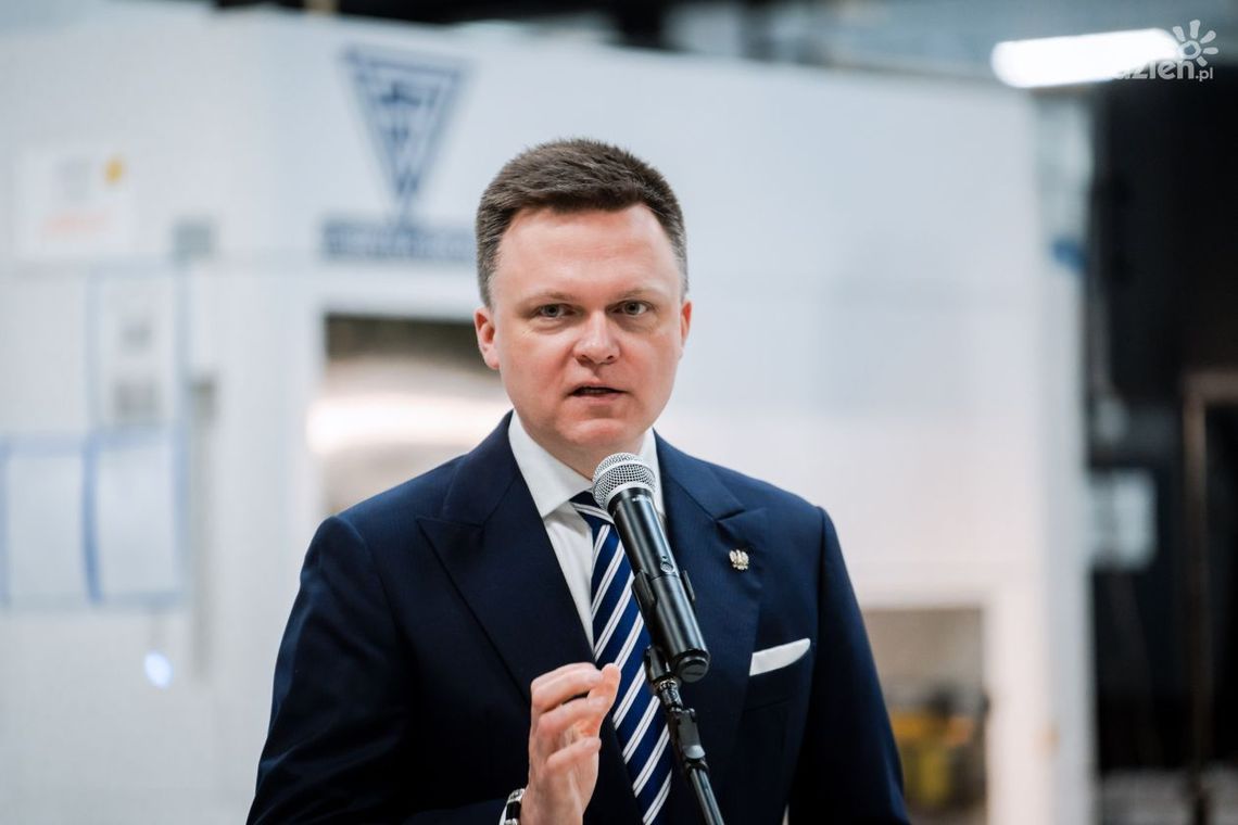 Informacje. Hołownia o obronności