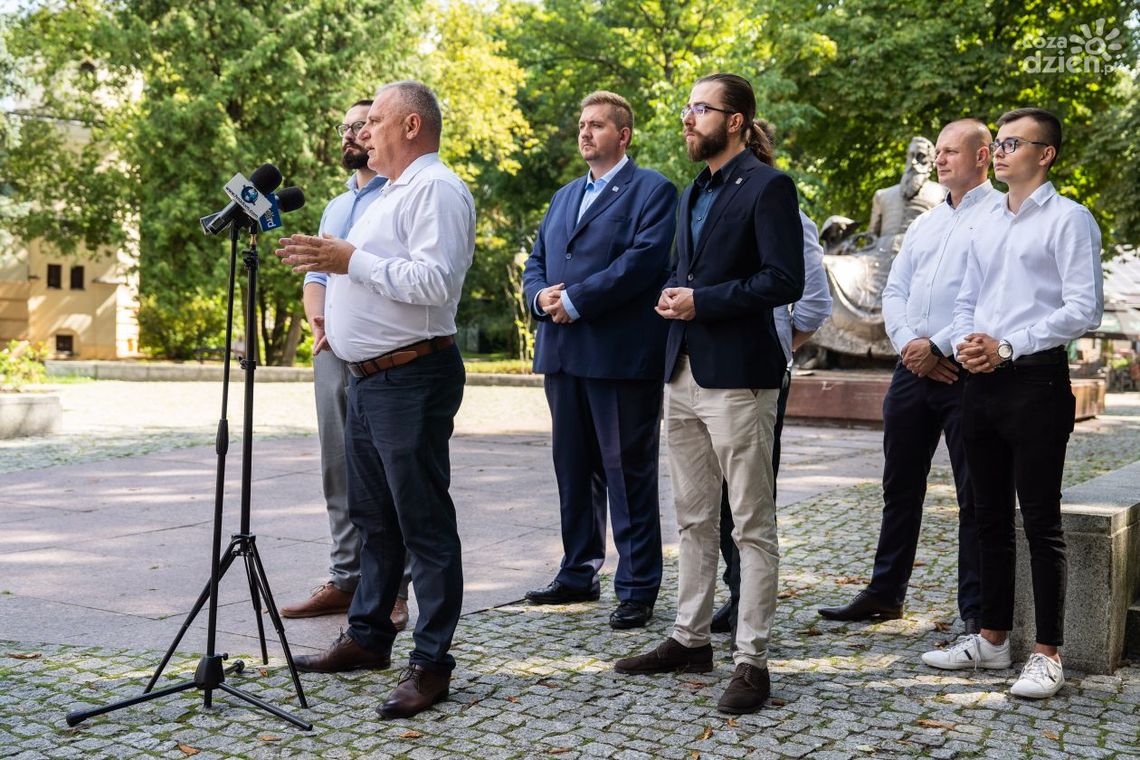 Informacje. Jedynka Bezpartyjnych Samorządowców do sejmu 