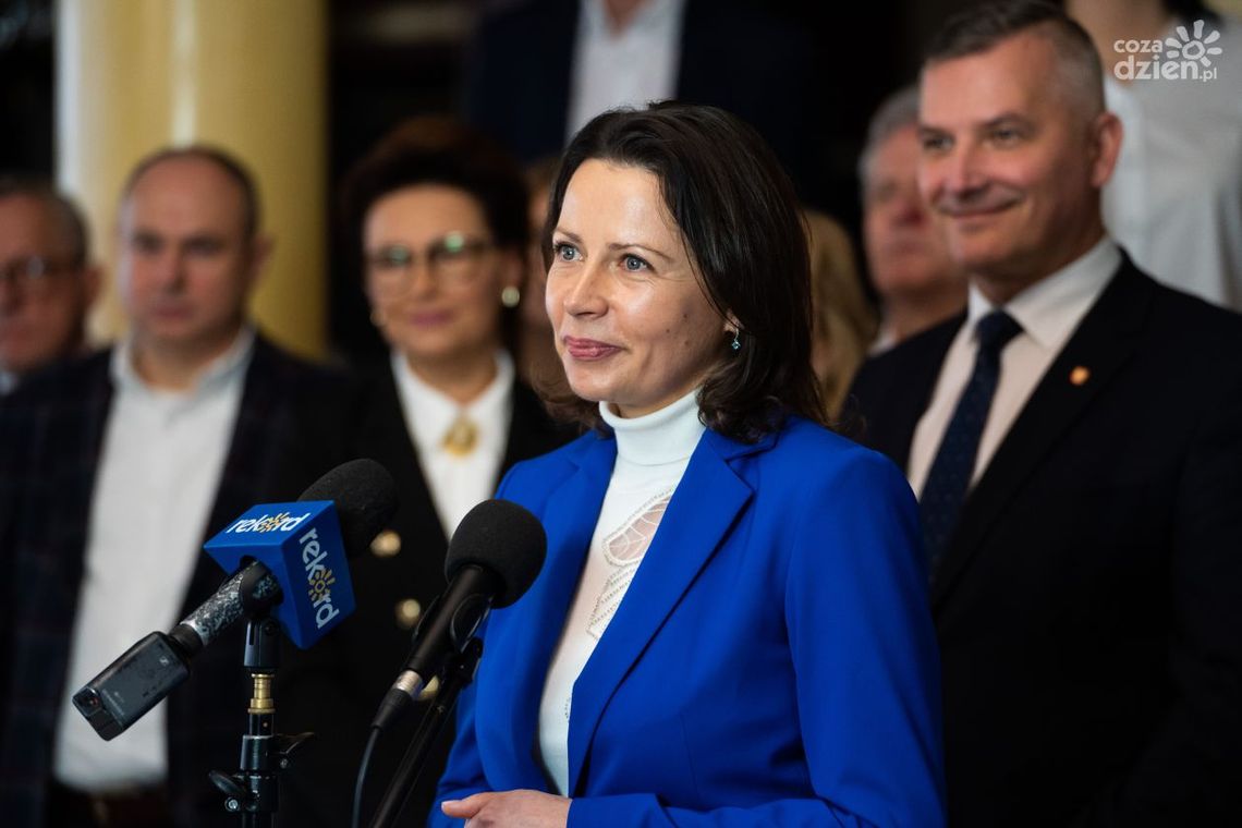 Informacje. Kandydatka na burmistrza Grójca