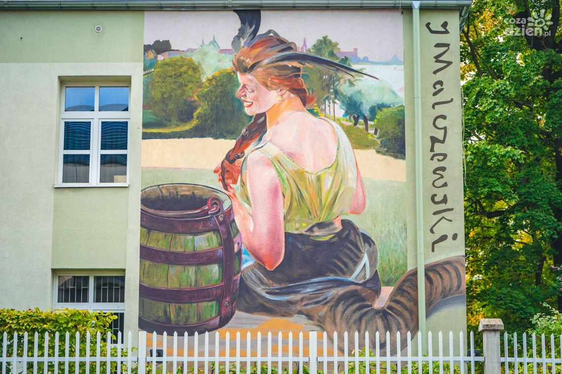 Informacje. Mural z obrazem Malczewskiego gotowy Informacje. Mural z obrazem Malczewskiego gotowy
