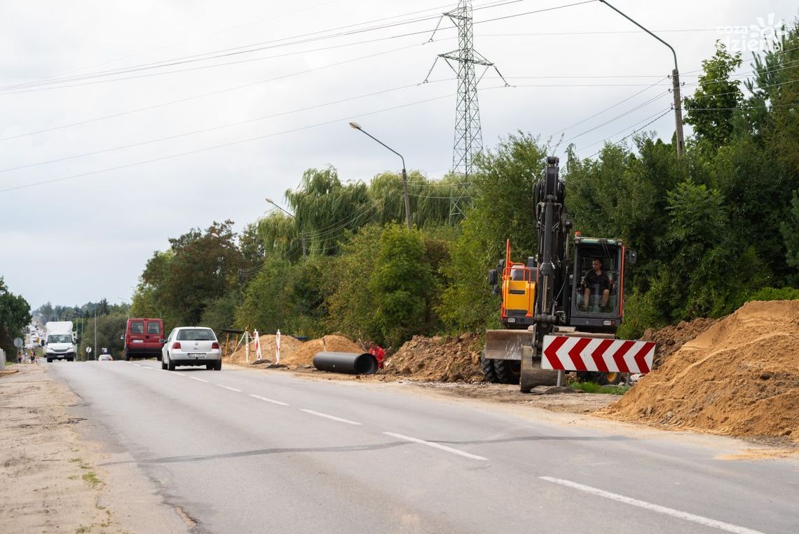 Informacje. Na Wolanowskiej praca wre