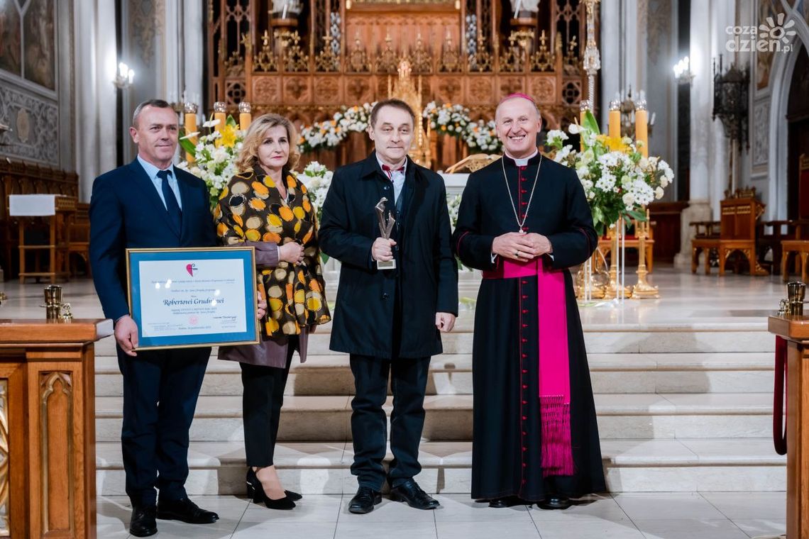 Informacje. Nagroda dla Roberta Grudnia