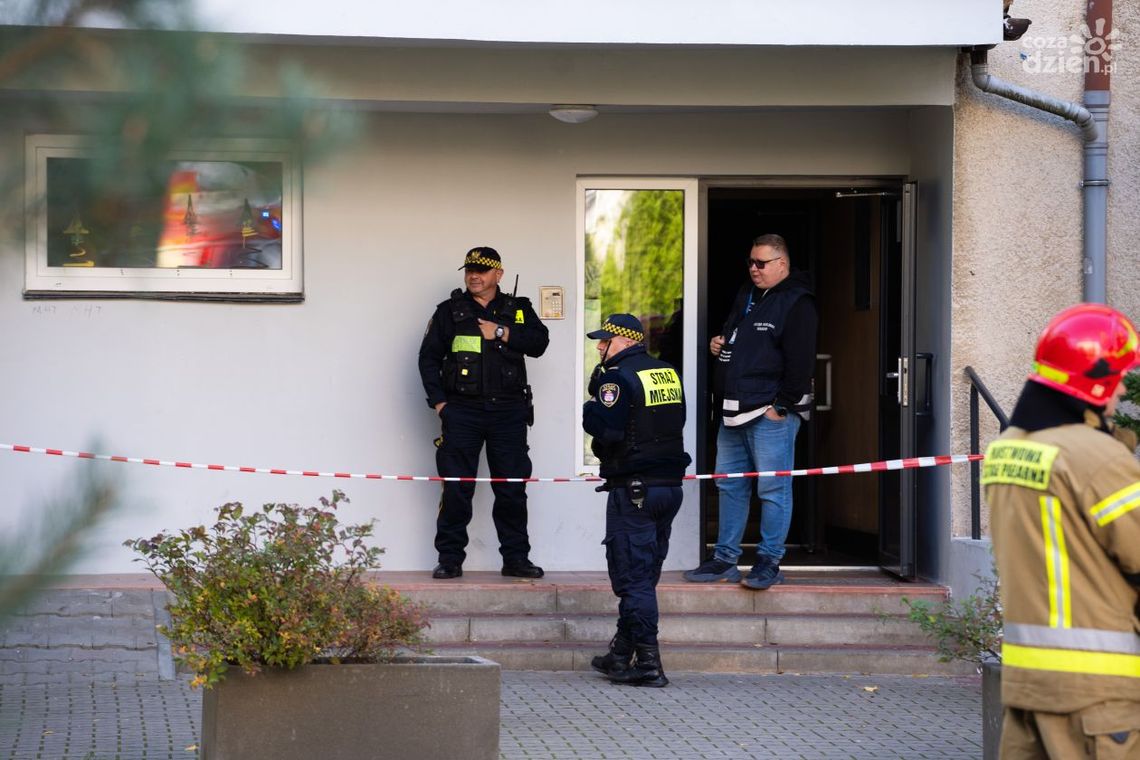 Informacje. Niewybuchy w bloku i ewakuacja mieszkańców Informacje. Niewybuchy w bloku i ewakuacja mieszkańców