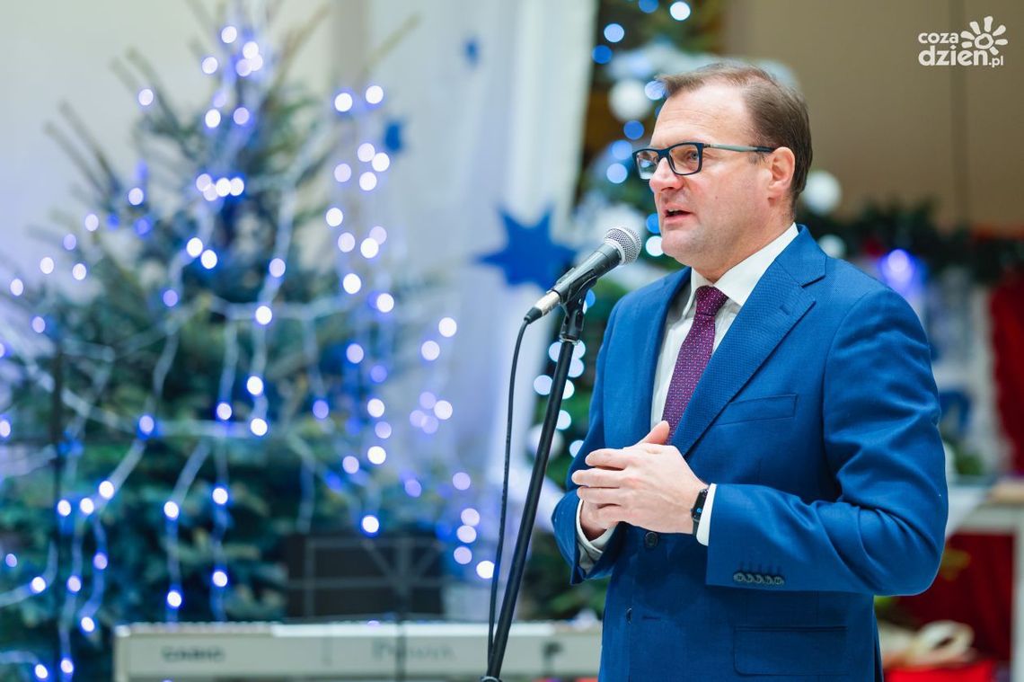 Informacje. Niższa pensja dla prezydenta 