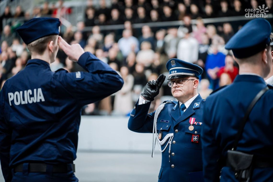 Informacje. Nowi policjanci 