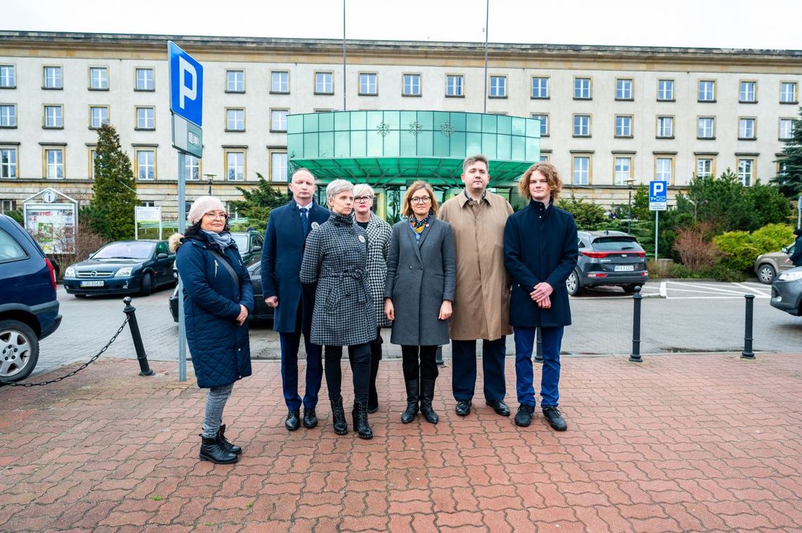 Informacje. Oczekują dodatków