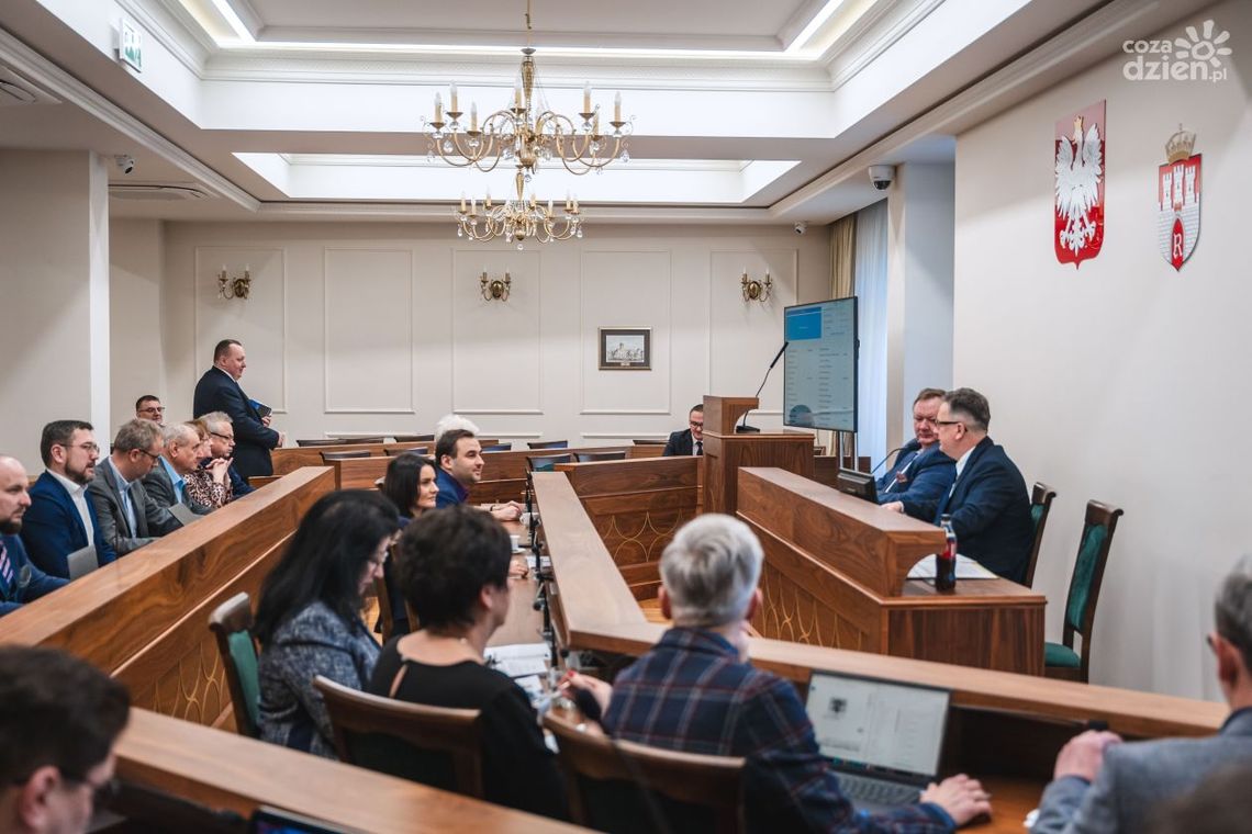 Informacje. Odpady na Firleju zostaną usunięte? Informacje. Odpady na Firleju zostaną usunięte?