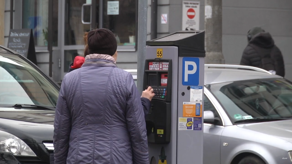 Informacje. Odrzucony projekt w sprawie strefy płatnego parkowania