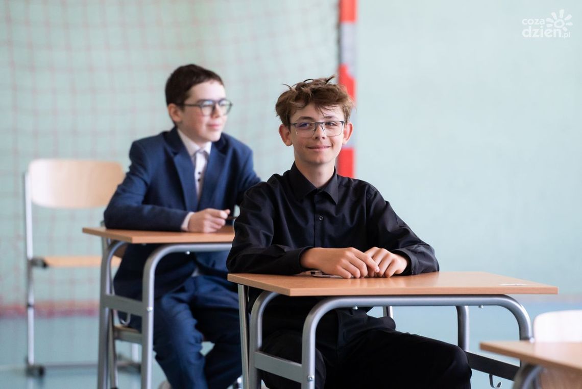 Informacje. Ósmoklasiści przystąpili do egzaminów Informacje. Ósmoklasiści przystąpili do egzaminów