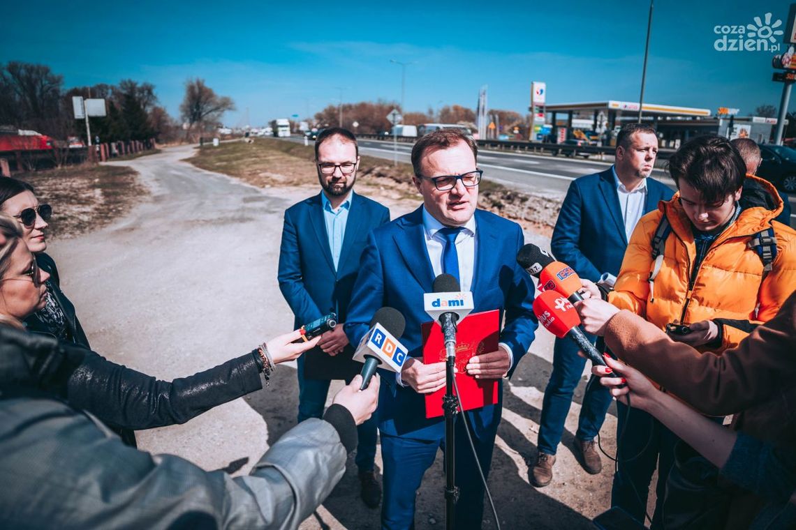 Informacje. Poznaliśmy nową koncepcję przebudowy ul. Warszawskiej Informacje. Poznaliśmy nową koncepcję przebudowy ul. Warszawskiej