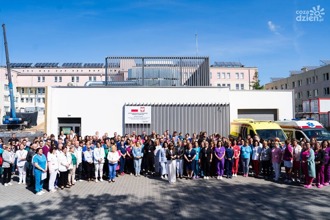 Informacje. Pracownicy radomskiego szpitala oddali hołd tragicznie zmarłemu lekarzowi Informacje. Pracownicy radomskiego szpitala oddali hołd tragicznie zmarłemu lekarzowi