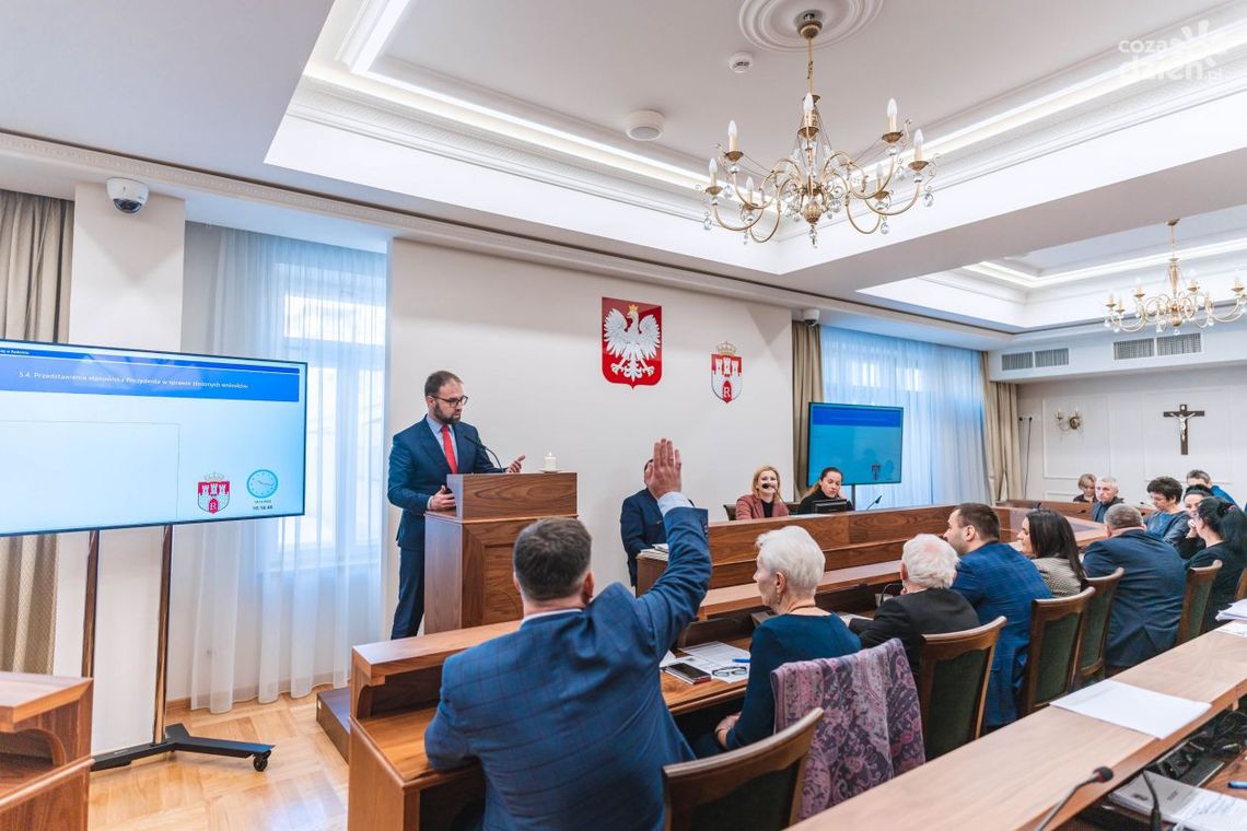 Informacje. Radni przyjęli budżet miasta na 2023 r.