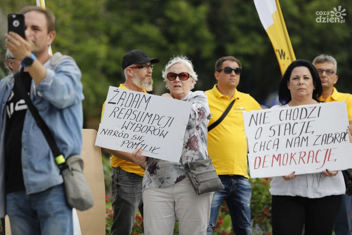 Informacje. W obronie mediów Informacje. W obronie mediów