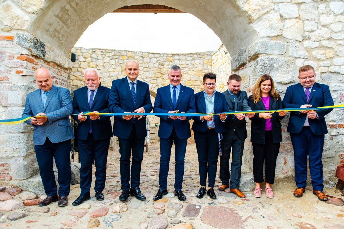 Informacje. Zamek biskupów krakowskich po remoncie został oficjalnie oddany do użytku Informacje. Zamek biskupów krakowskich po remoncie został oficjalnie oddany do użytku