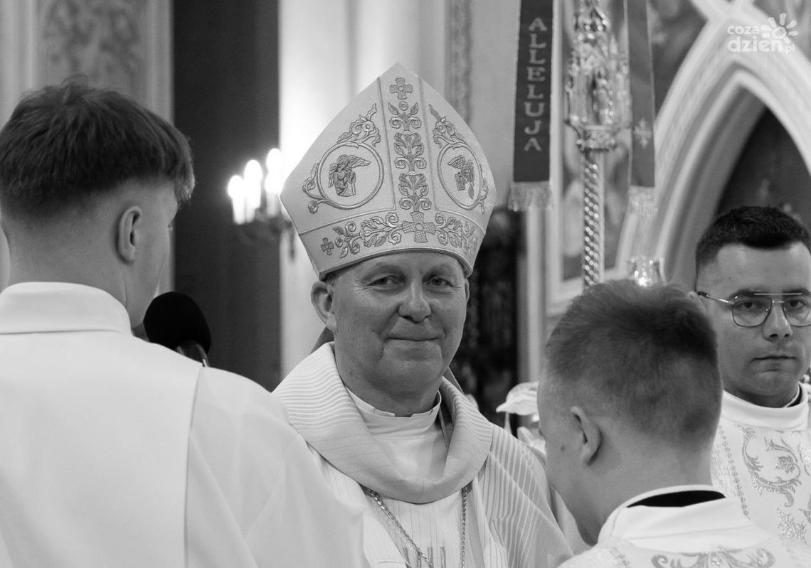 Informacje. Zmarł bp Piotr Turzyński