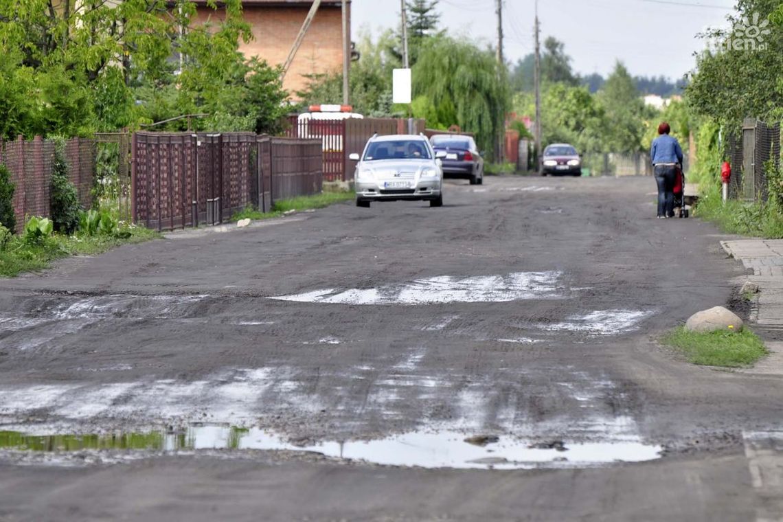 INTERWENCJE: Skrót po błocie i dołach INTERWENCJE: Skrót po błocie i dołach