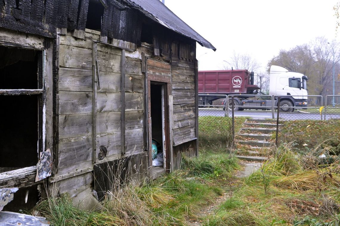 INTERWENCJE: Zapomniana rudera przy krajowej "siódemce"