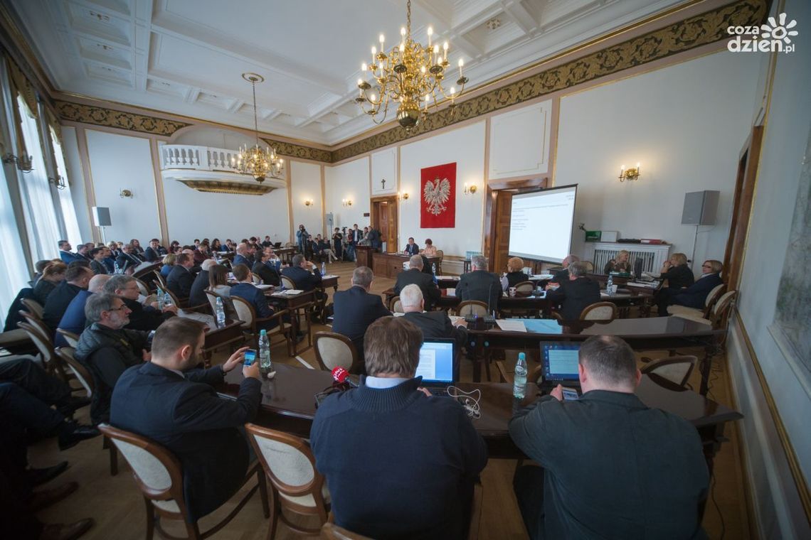 Inwestycje i imprezy pod znakiem zapytania Inwestycje i imprezy pod znakiem zapytania