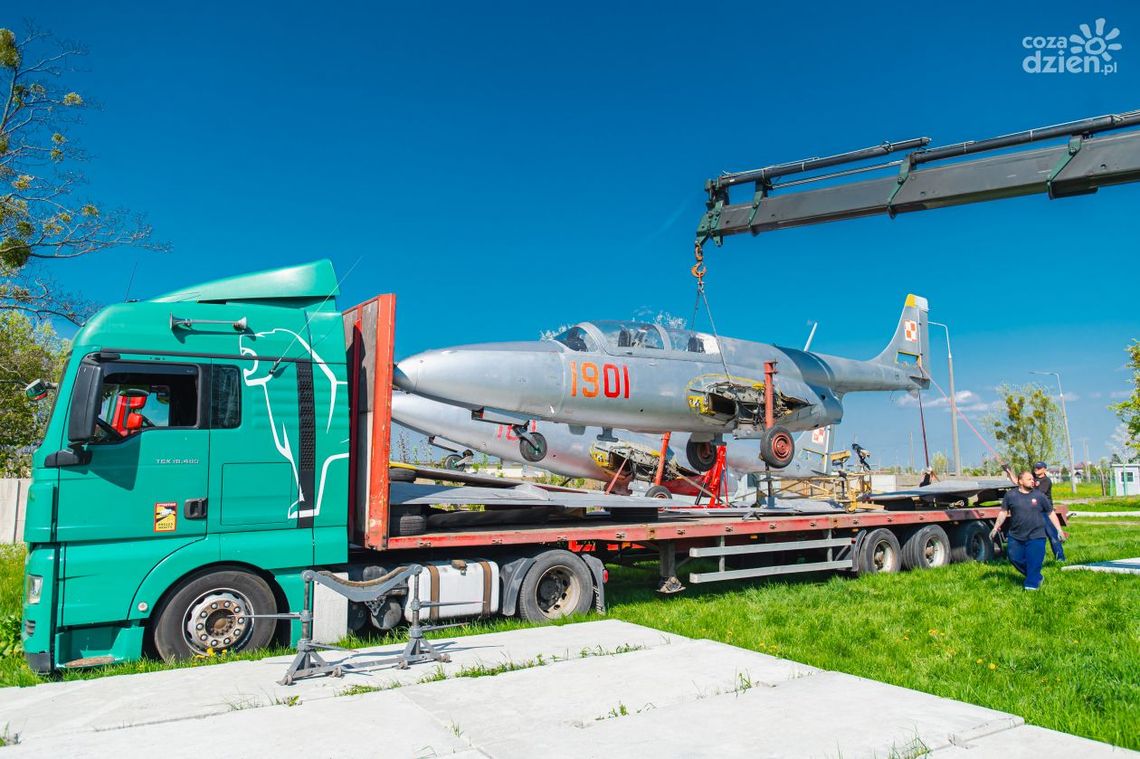 Iskry w rozlocie. Dwa samoloty już w Radomiu