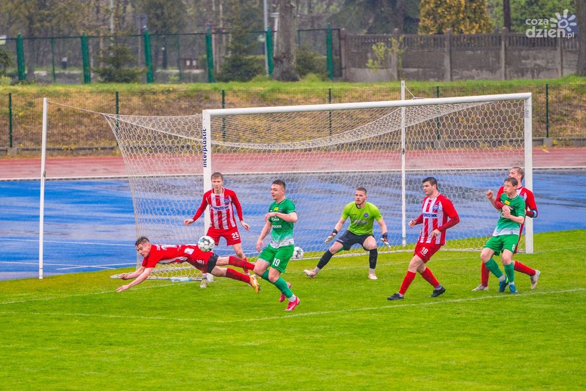 IV liga: kolejne zwycięstwo Pilicy, remis w meczu Zamłynia z Oskarem