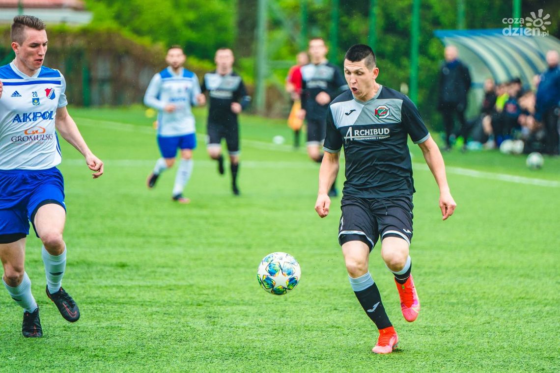 IV liga: ważny mecz w Pionkach, derby Radomia