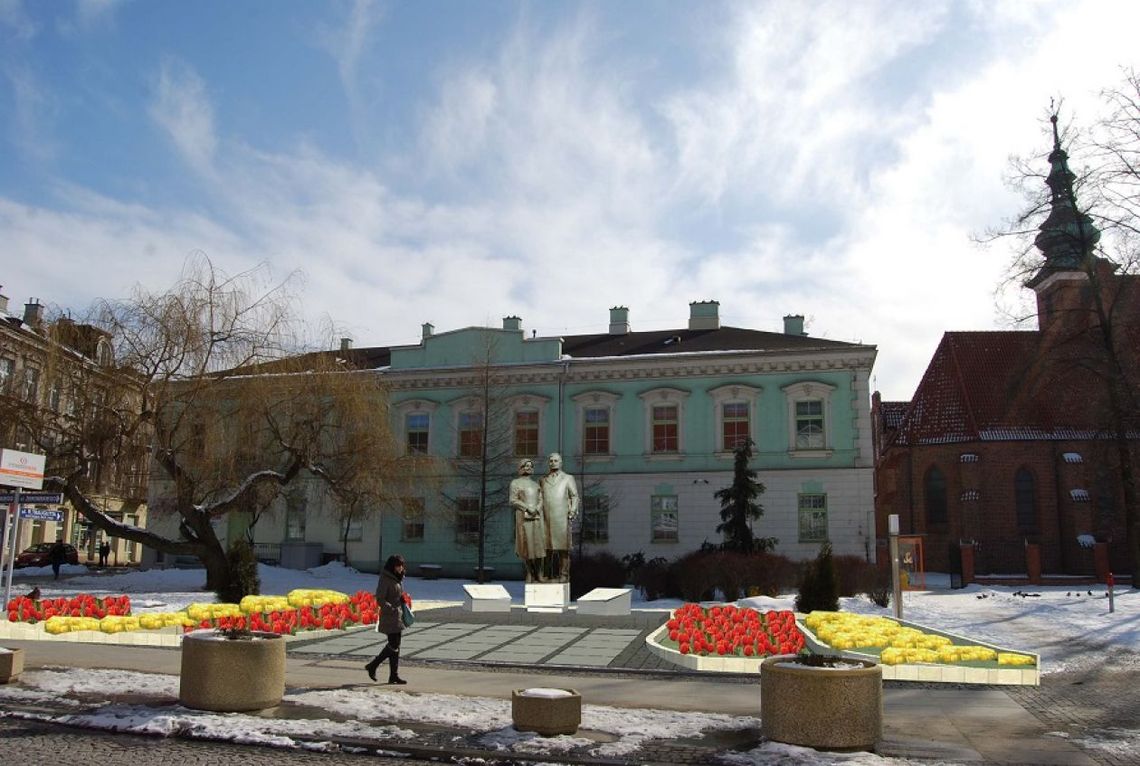 Jak będzie wyglądało otoczenie pomnika pary prezydenckiej?