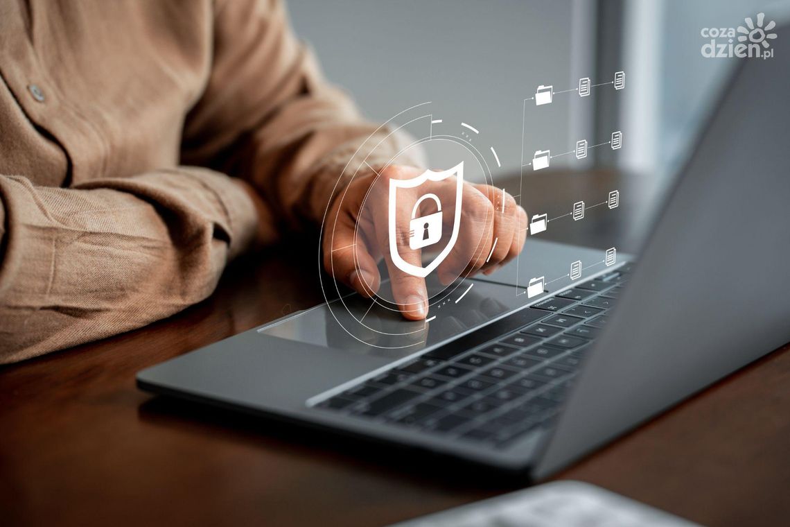 Jak bezpiecznie surfować po sieci? Podstawowe zasady, dzięki którym Twój domowy internet będzie wolny od zagrożeń