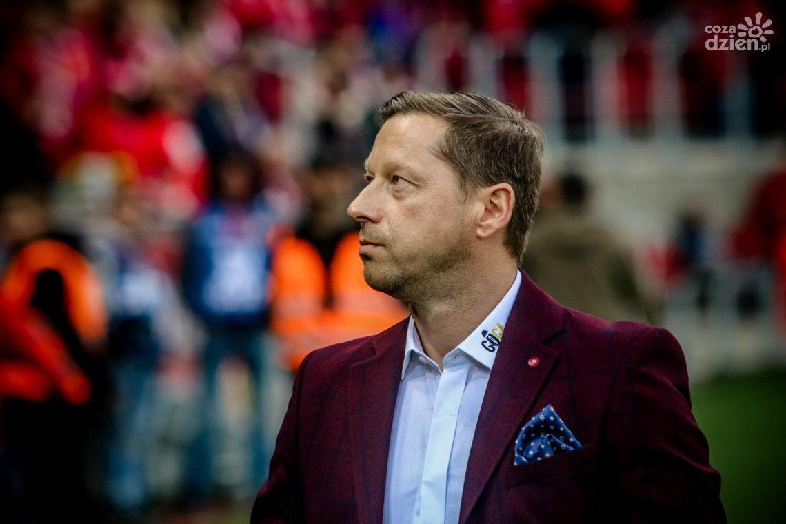 Jak Dariusz Banasik wypada przeciwko byłym klubom?