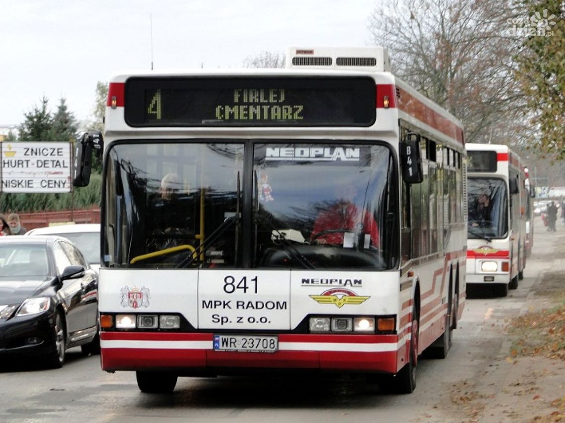 Jak dojechać do cmentarzy 1 listopada?