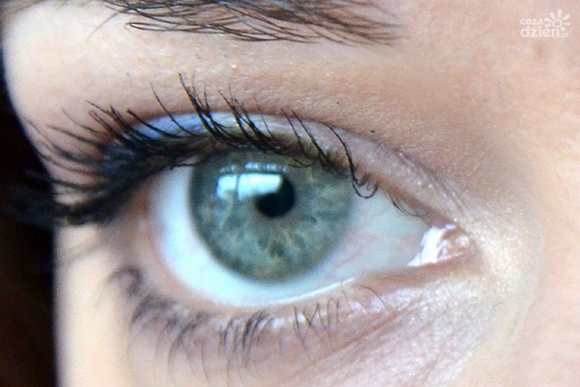 Jak sie pozbyć kurzych łapek?