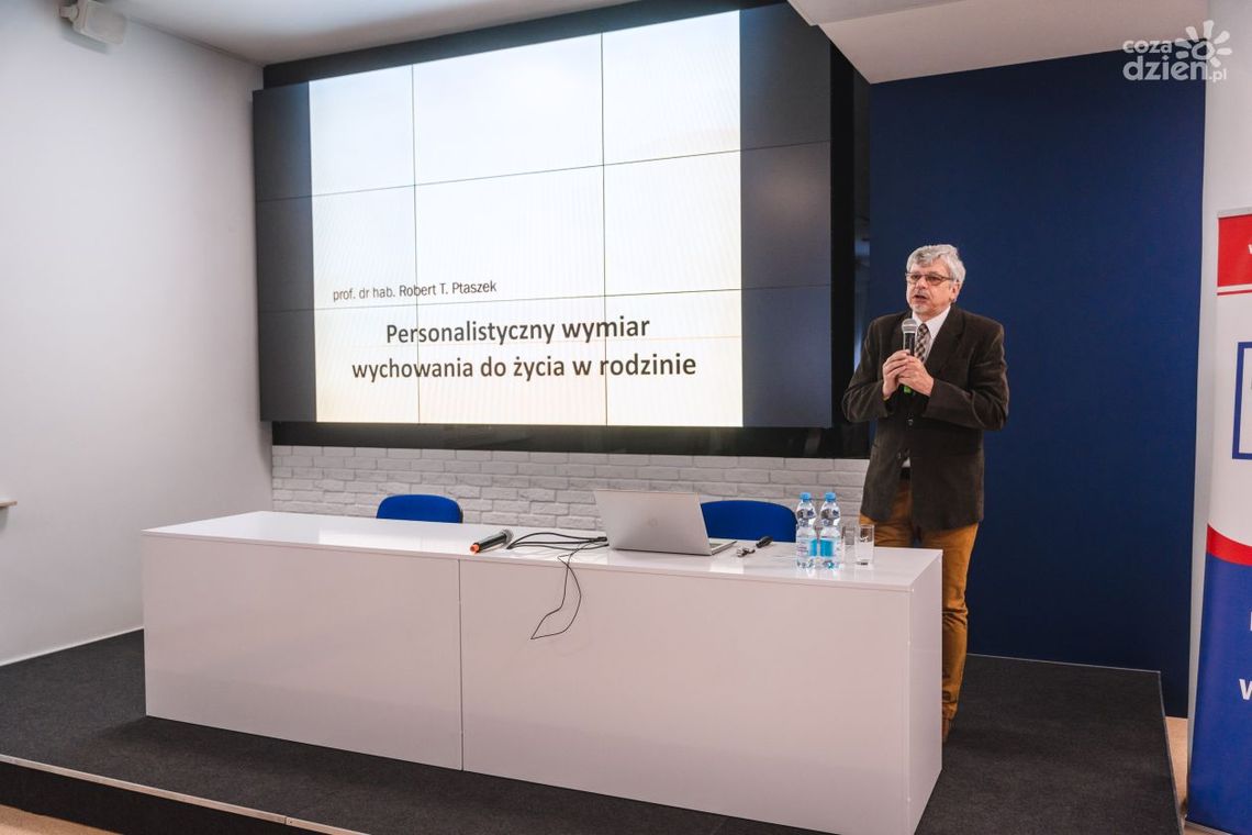 Jak towarzyszyć uczniowi w drodze ku dorosłości?