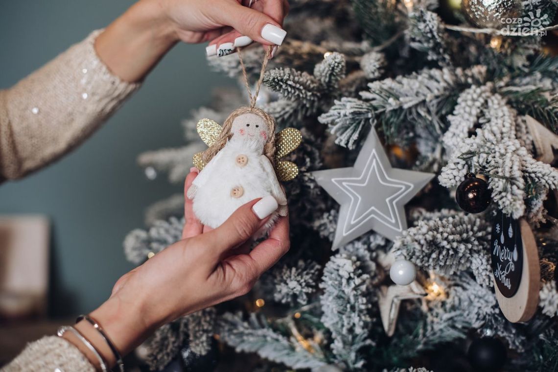 Jak udekorować choinkę na święta?