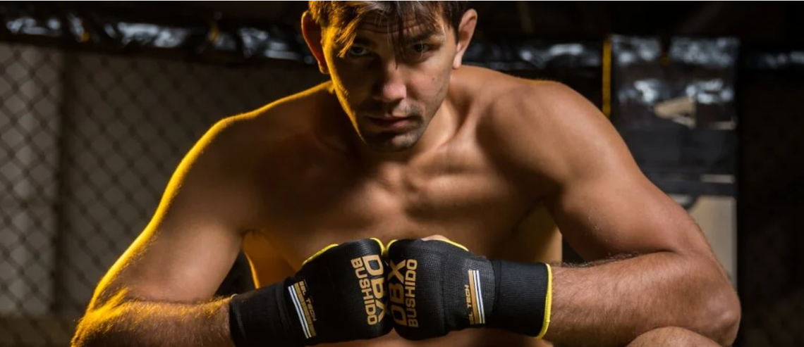 Jak wybrać bandaże i owijki bokserskie? Poradnik dla początkujących Jak wybrać bandaże i owijki bokserskie? Poradnik dla początkujących