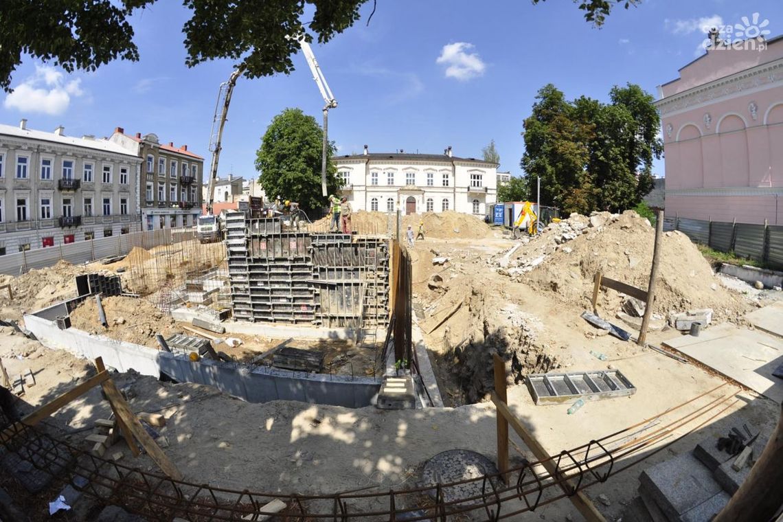 Jak wyglądają prace przy budowie fontann?