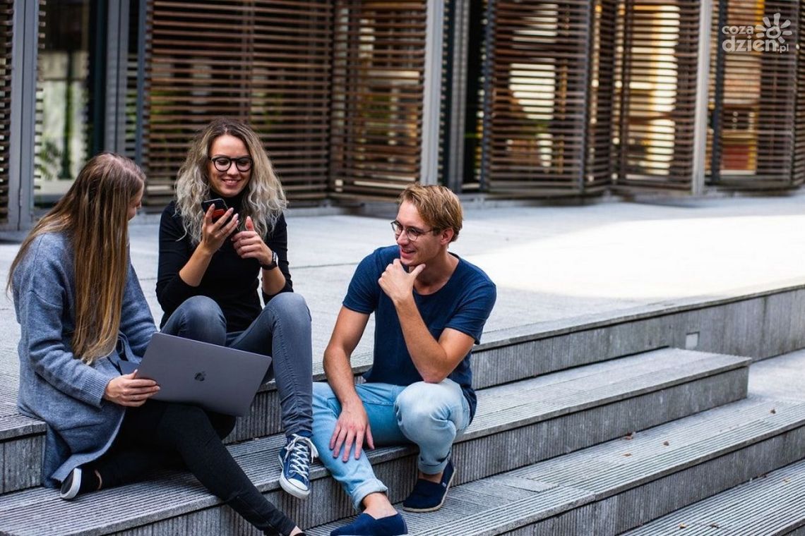 Jak wykorzystać nowoczesne technologie do nauki?