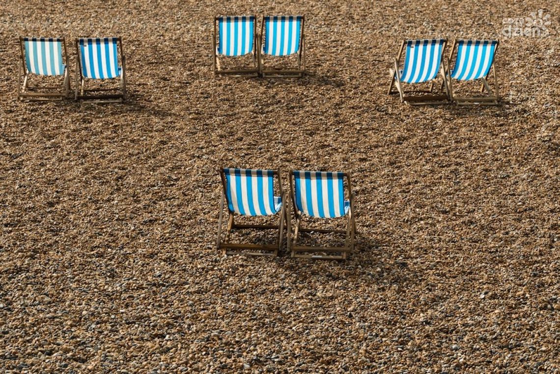 Jak zaprojektować leżak reklamowy?