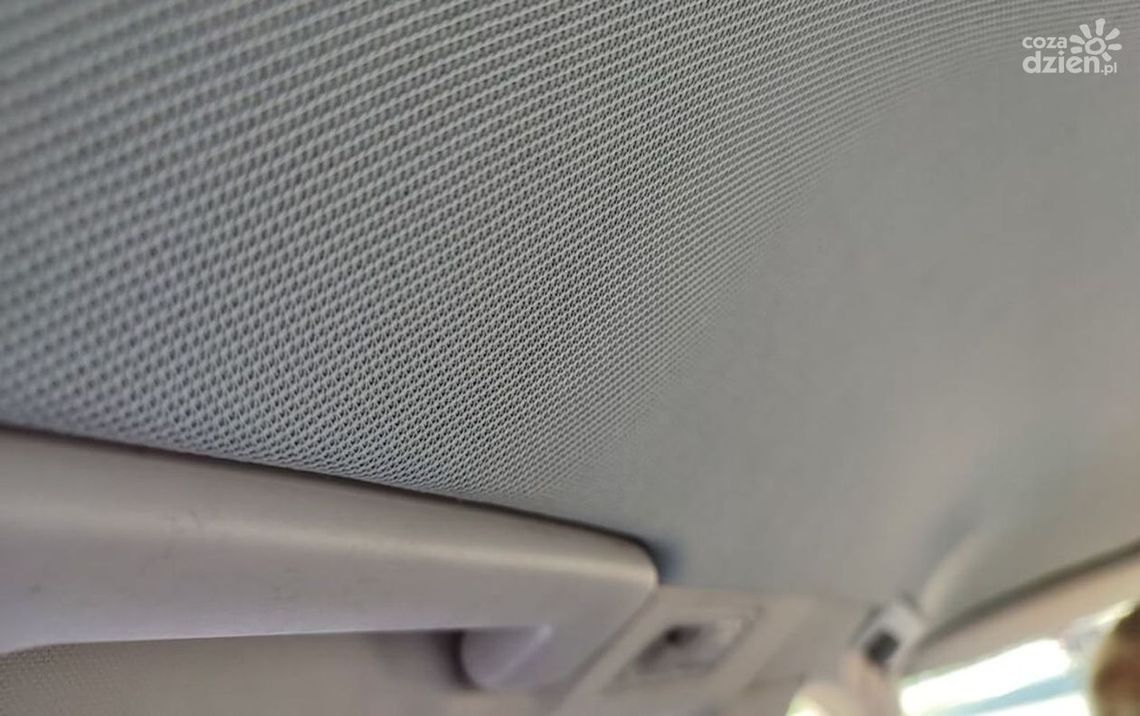 Jaki materiał na podsufitkę samochodową wybrać?