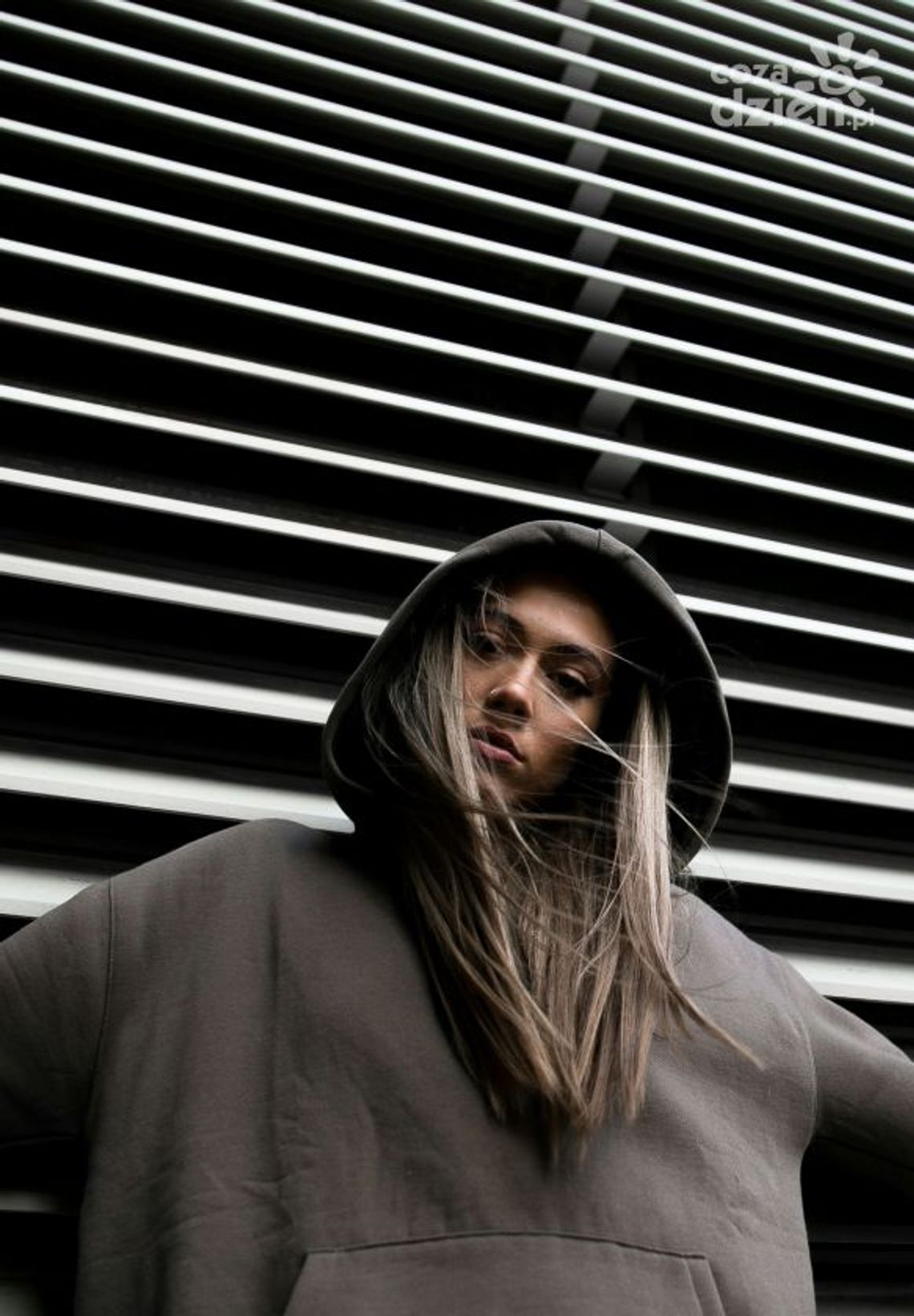 Jaki model bluzy warto mieć w kobiecej garderobie?