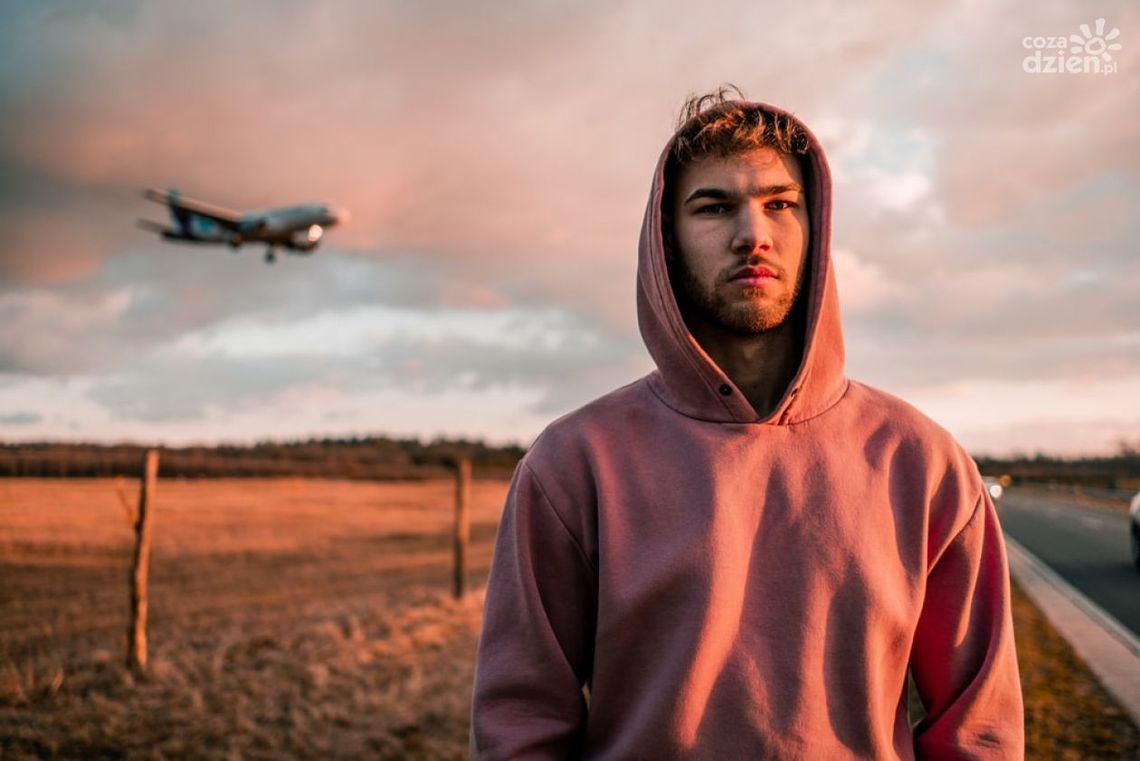 Jakie bluzy męskie są modne? Jakie bluzy męskie są modne?