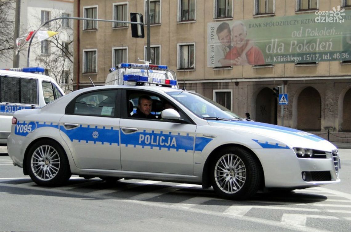 Jakie wykroczenia popełniają piesi i rowerzyści?