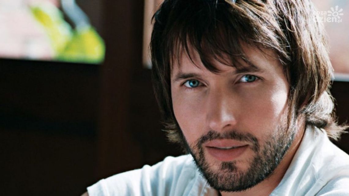James Blunt: Piosenkarz nazywa swoich fanów "popie***lonymi"?