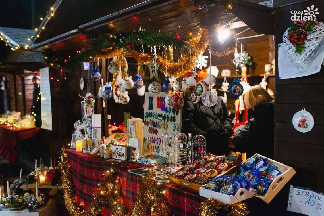 Jarmark Świąteczny i Gwiazdka dla mieszkańców Jarmark Świąteczny i Gwiazdka dla mieszkańców