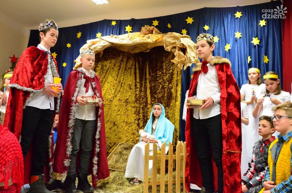 Jasełka w języku migowym uczniów PSP 15 Jasełka w języku migowym uczniów PSP 15