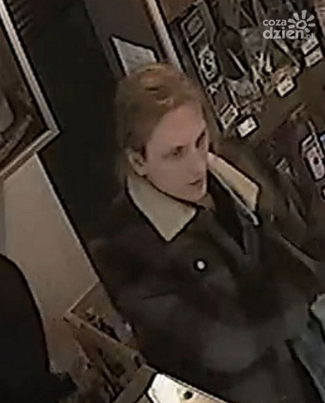 Jastrząb. Policja poszukuje sprawcy wybicia szyby