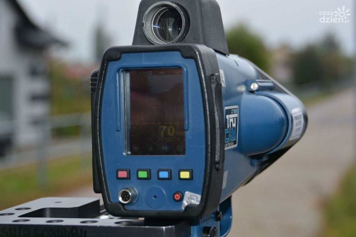 Jechał 240 km/h. Dostał 500 zł mandatu (Wideo)