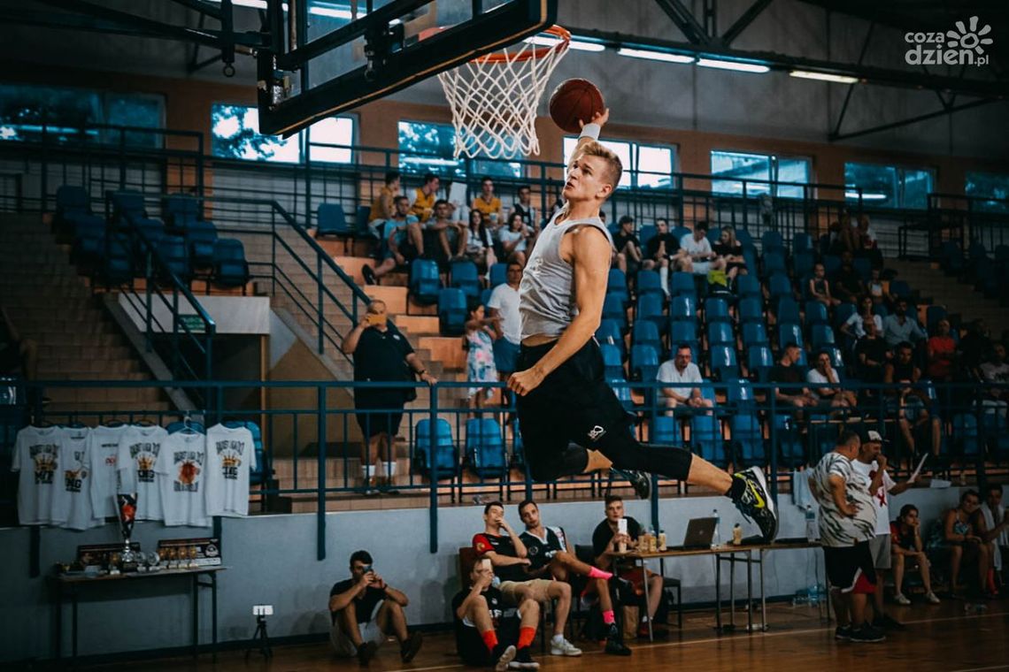 Jeden kosz, wiele emocji Jeden kosz, wiele emocji