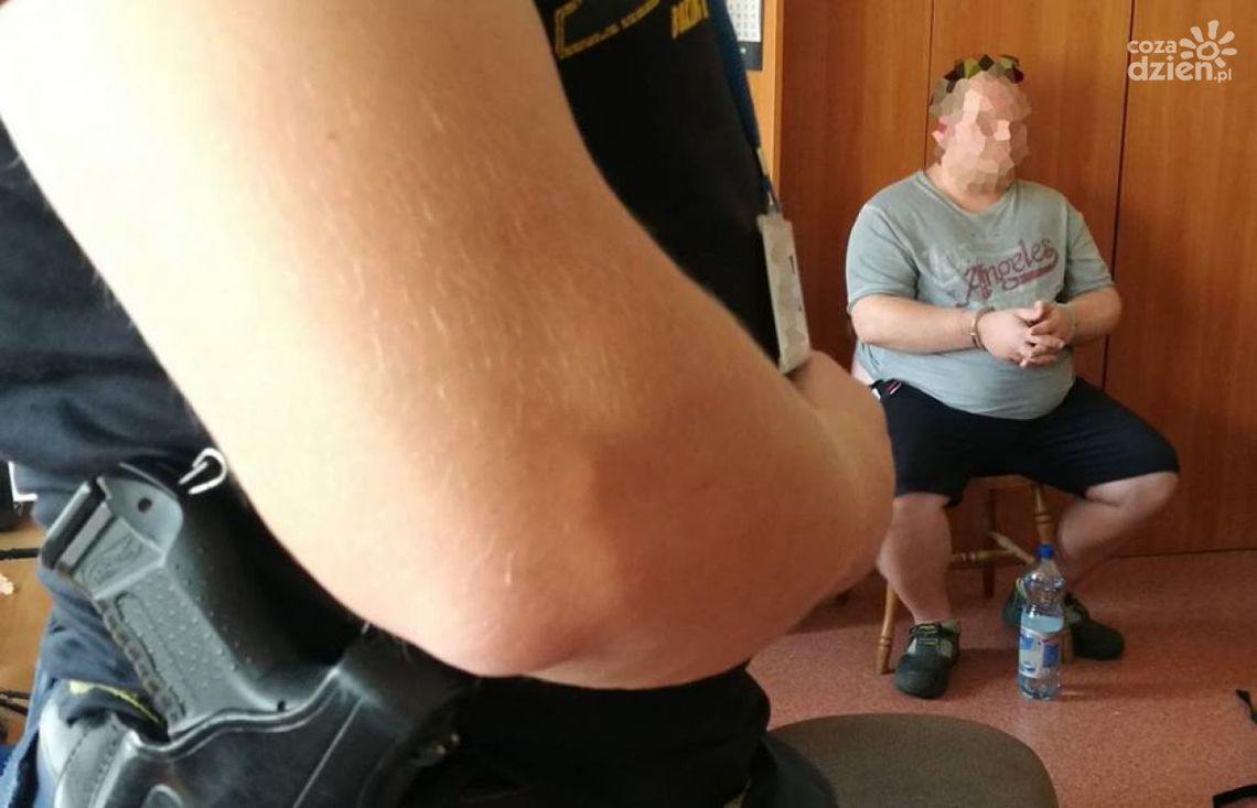 Jeden zamykał się w domu, drugi chował w piwnicy Jeden zamykał się w domu, drugi chował w piwnicy