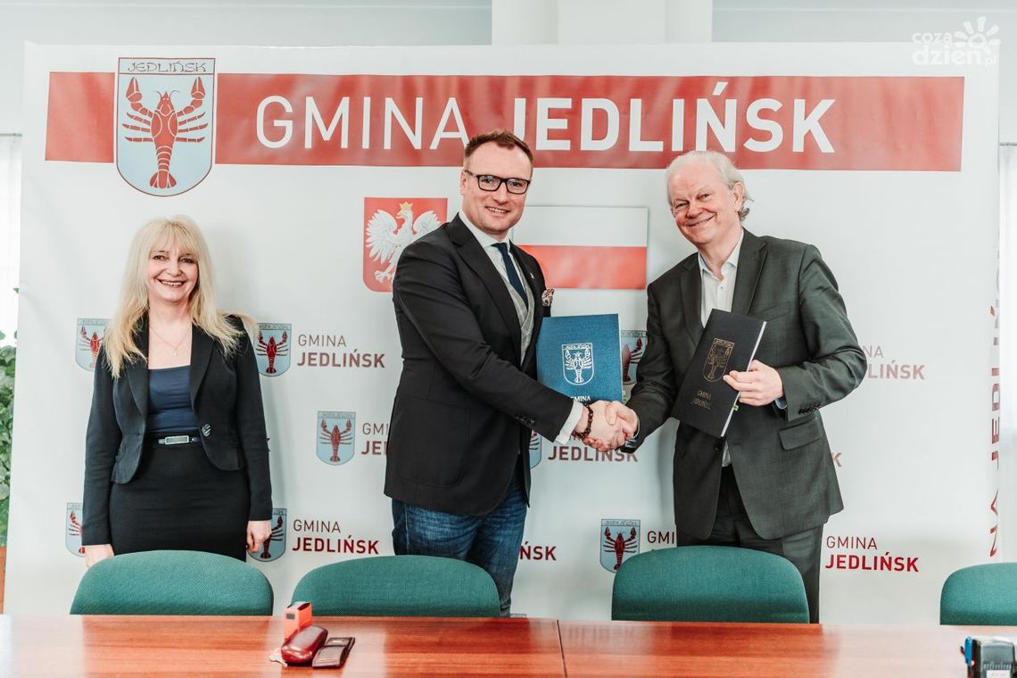 Jedlińsk zyska nowe oświetlenie Jedlińsk zyska nowe oświetlenie